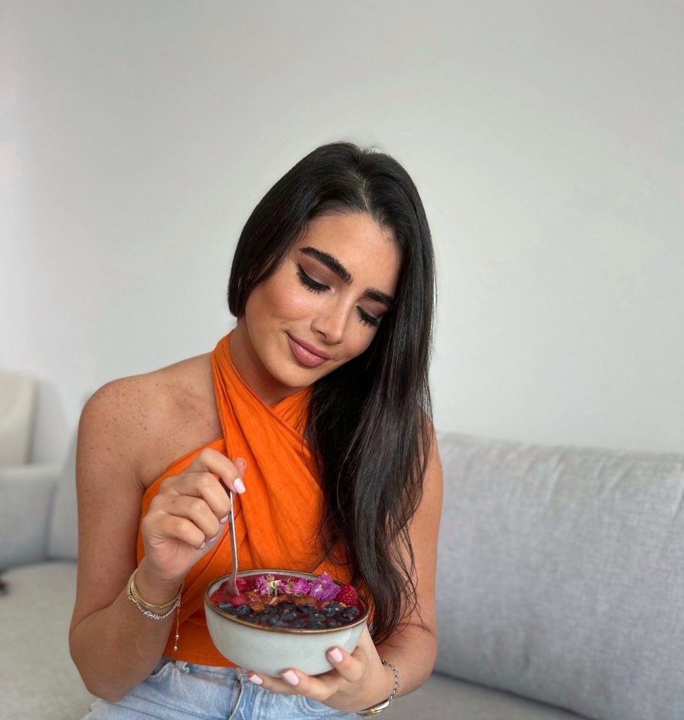 Portrait of Sedra Jundi, registered dietitian in UAE