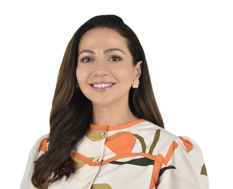 Portrait of Hadil, nutrition coach in UAE